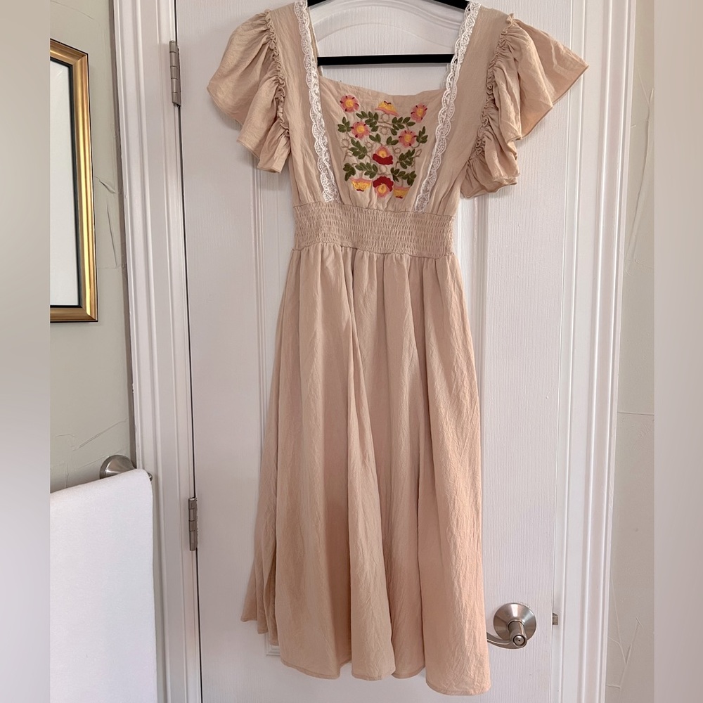 Gorgeous Goodnight Macaroon Linen dress with floral embroidery